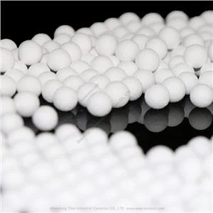 Inerte aluminiumoxide keramische steunbal